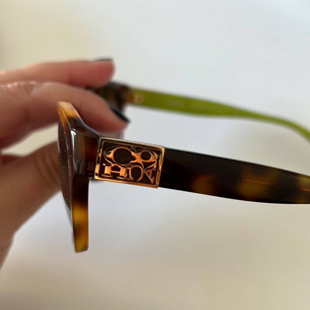 Never worn coach sunglasses - Picture 3 of 3